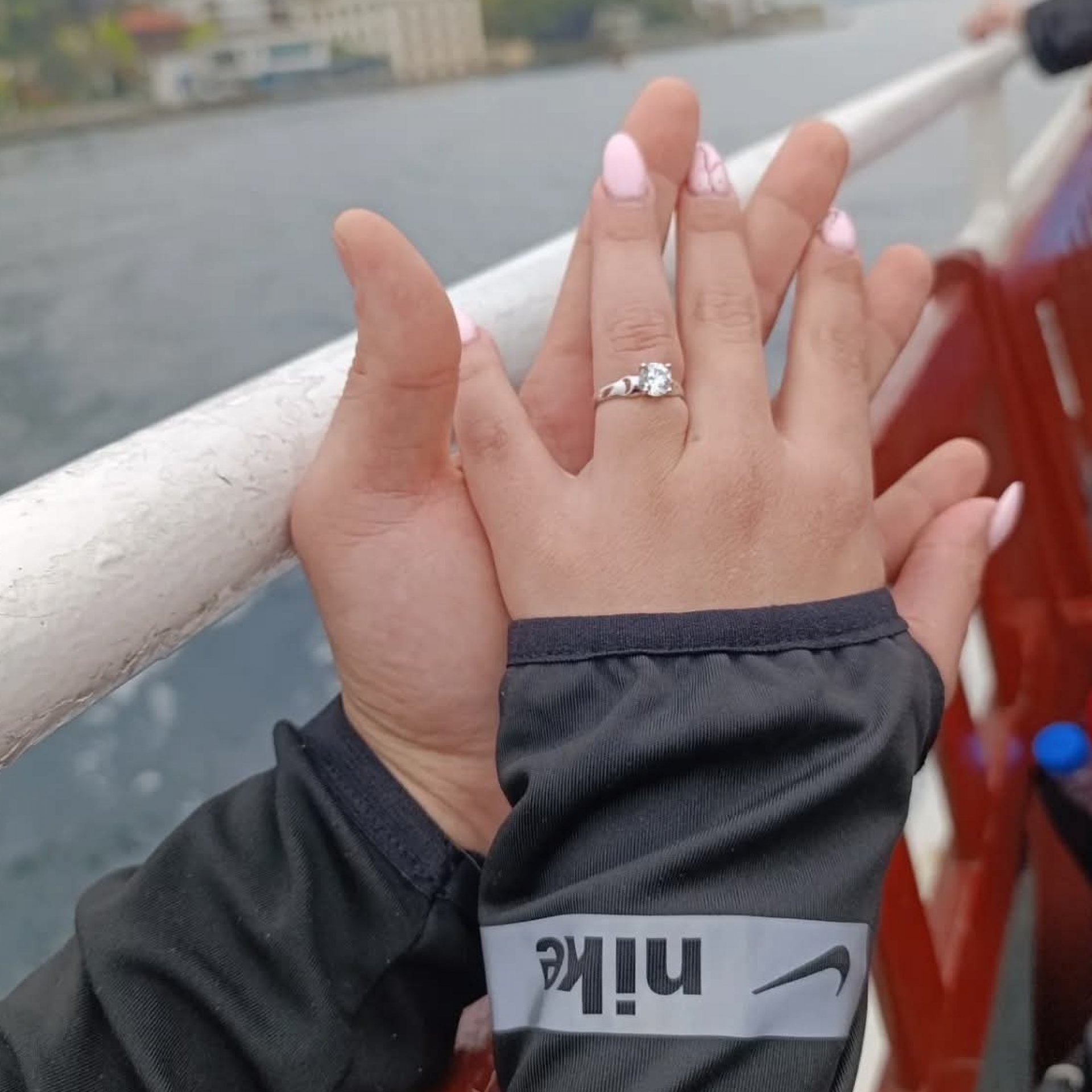 LjUBAV NA TALASIMA SREĆE