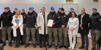 ХУМАНИ ГЕСТ ЖАНДАРМЕРИЈЕ И НЕЗАВИСНОГ СИНДИКАТА ПОЛИЦИЈЕ: ОБРАДОВАНИ МАЛИШАНИ У ИНСТИТУТУ ЗА ЗДРАВСТВЕНУ ЗАШТИТУ ДЕЦЕ И ОМЛАДИНЕ ВОЈВОДИНЕ