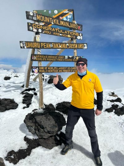 ДЕЈАН ТАСКОВИЋ ОСВОЈИО ВРХ КИЛИМАНЏАРА