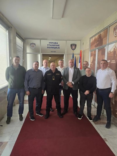 САСТАНАК У УПРАВИ ГРАНИЧНЕ ПОЛИЦИЈЕ "ОД КАДРОВА ДО САВРЕМЕНЕ ТЕХНОЛОГИЈЕ: ГЕНЕРАЛ ПОЛИЦИЈЕ ДРАГИША СИМИЋ ПОКРЕНУО МОДЕРНИЗАЦИЈУ ГРАНИЧНЕ ПОЛИЦИЈЕ"