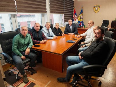 ПОВОДОМ 10 ГОДИНА РАДА И ПОСТОЈАЊА СИНДИКАЛНЕ ГРУПЕ ПУ БОР, ПРЕДСЕДНИШТВО У РАДНОЈ ПОСЕТИ ПОЛИЦИЈСКОЈ УПРАВИ У БОРУ