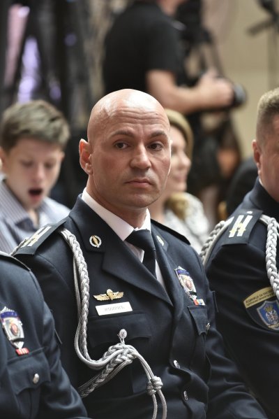 ЧЕСТИТКА ПОВОДОМ ПОСТАВЉЕЊА КОМАНДАНТА САЈ-а