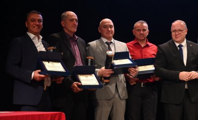 POVODOM OBELEŽAVANjA DANA GRADA BORA, DODELjENA SU PRIZNANjA ŠKOLSKOM POLICAJCU BANETU JOVANOVIĆU I ODELjENjU SEKTORA ZA VANREDNE SITUACIJE