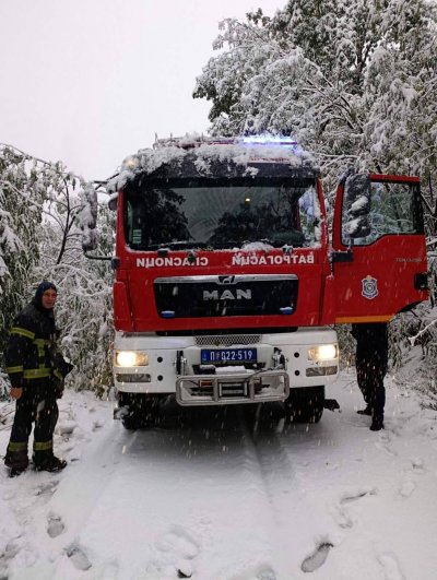 KADA PRIRODA POKAŽE SNAGU, VATROGASCI-SPASIOCI POKAŽU HRABROST