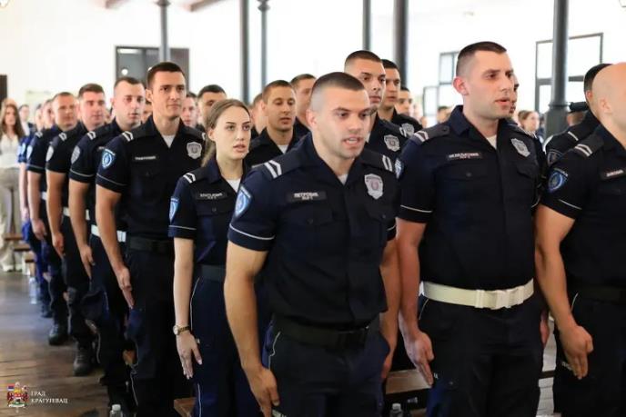 ПОЛИЦИЈСКА УПРАВА КРАГУЈЕВАЦ ДОСТОЈАНСТВЕНО ОБЕЛЕЖИЛА ДАН МИНИСТАРСТВА УНУТРАШЊИХ ПОСЛОВА И ДАН ПОЛИЦИЈЕ