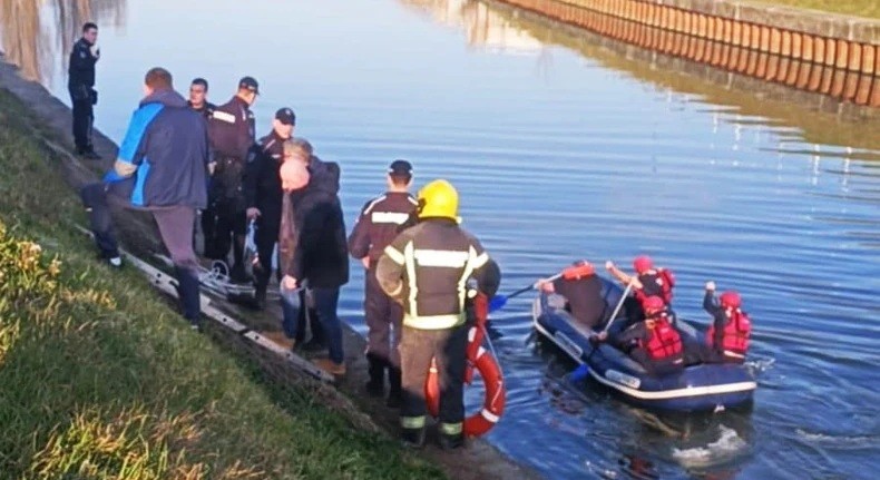 ХЕРОЈСКА АКЦИЈА СПАСАВАЊА НА БЕГЕЈУ: ВАТРОГАСЦИ И ПОЛИЦИЈА СПАСИЛИ ЖИВОТ ДАВЉЕНИКА