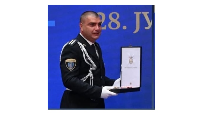ЈЕДИНИЦИ ЗА ОБЕЗБЕЂЕЊЕ УРУЧЕНО ВИДОВДАНСКО ОДЛИКОВАЊЕ